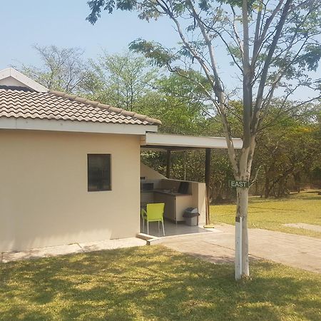 Sand River Cottages Hazyview Extérieur photo